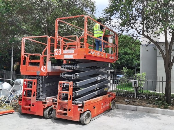 安裝工地智能監(jiān)控系統(tǒng)