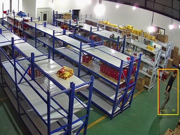 安裝AI智能監(jiān)控攝像頭才能滿足倉庫日常監(jiān)管、財物防盜的需求